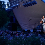 Vince Gill at the Lewis Ginter Botanical Garden in Richmond, VA (June 2012) - photo © Dean Hoffmeyer