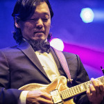 Michael Kang with String Cheese Incident (12/31/13) - photo © Todd Powers