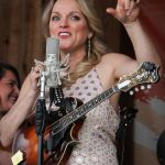 Rhonda Vincent at the May 2016 Gettysburg Bluegrass Festival - photo by Frank Baker