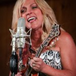 Rhonda Vincent at the Gettysburg Bluegrass Festival (August 2014) - photo by Frank Baker