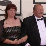 Julie and James King at the 2014 Grammy red carpet (1/26/14)