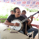 Mauritanian student tries out the banjo