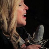 Rhonda Vincent at the Gettysburg Bluegrass Festival (May 2017) - photo by Frank Baker