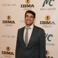 Noam Pikelny on the red carpet at the 2018 IBMA Awards - photo © Frank Baker