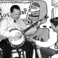 Ralph Stanley demonstrates some clawhammer style on the eagle banjo