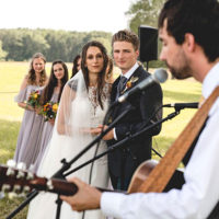 Mo Pitney serenades the happy couple at John and Kourtney's wedding (6/29/19)