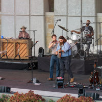 Old Crow Medicine Show at the Meijer Gardens in Grand Rapids, MI (August 29, 2021) - photo © Bryan Bolea