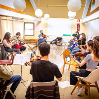 Fiddle class at the 2022 Barcelona Bluegrass Camp