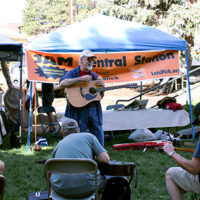 Kevin Slick leads a CBMS jam at the 2022 SnowyGrass festival in Estes Park, CO