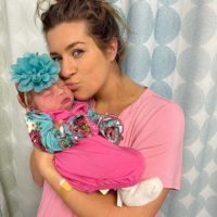Alyssa Brewer with her new born daughter, Alayna