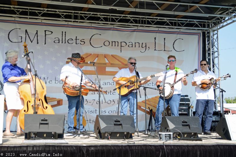 Pinnacle Ridge at the 2023 Brown County Bluegrass Festival - photo © Bill Warren