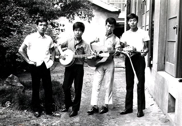 The Bluegrass Ramblers circa 1963: Takahito Saki, Mitsuo Shibata, Yutaka Otsuka, Shoji Tabuchi
