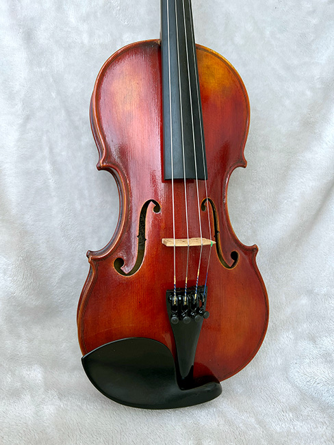 Mountain City Fiddlers' Convention top prize for 2023 - a custom Jason Barie fiddle