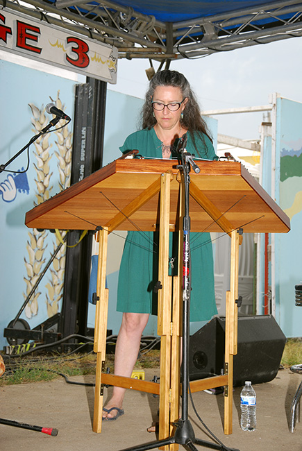 Hammer dulcimer competition at the 2023 Walnut Valley Festival - photo Walnut Valley Association