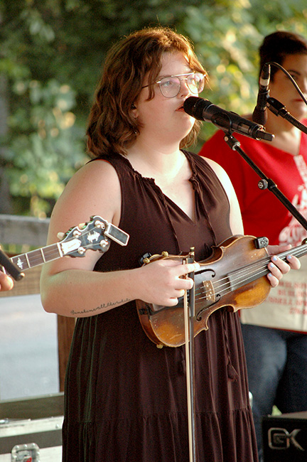 Heather Alley at the 2023 Lake Cumberland Bluegrass Festival - photo © Roger Black