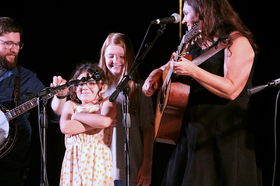 Annabelle Smith andLucy Perkins join Kenny & Amanda Smith at the 2023 Camp Springs Labor Day festival - photo © Laura Tate Photography