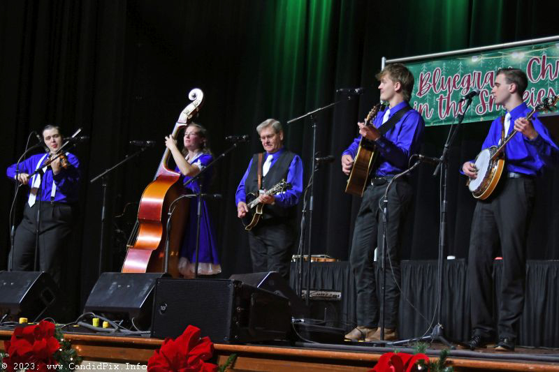 Larry Efaw & The Bluegrass Mountaineers at the 2023 Bluegrass Christmas in the Smokies - photo © Bill Warren