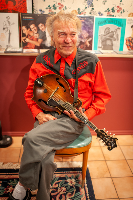 Frank Wakefield at his home in Saratoga Springs, NY (2015) - photo © Jeromie Stephens