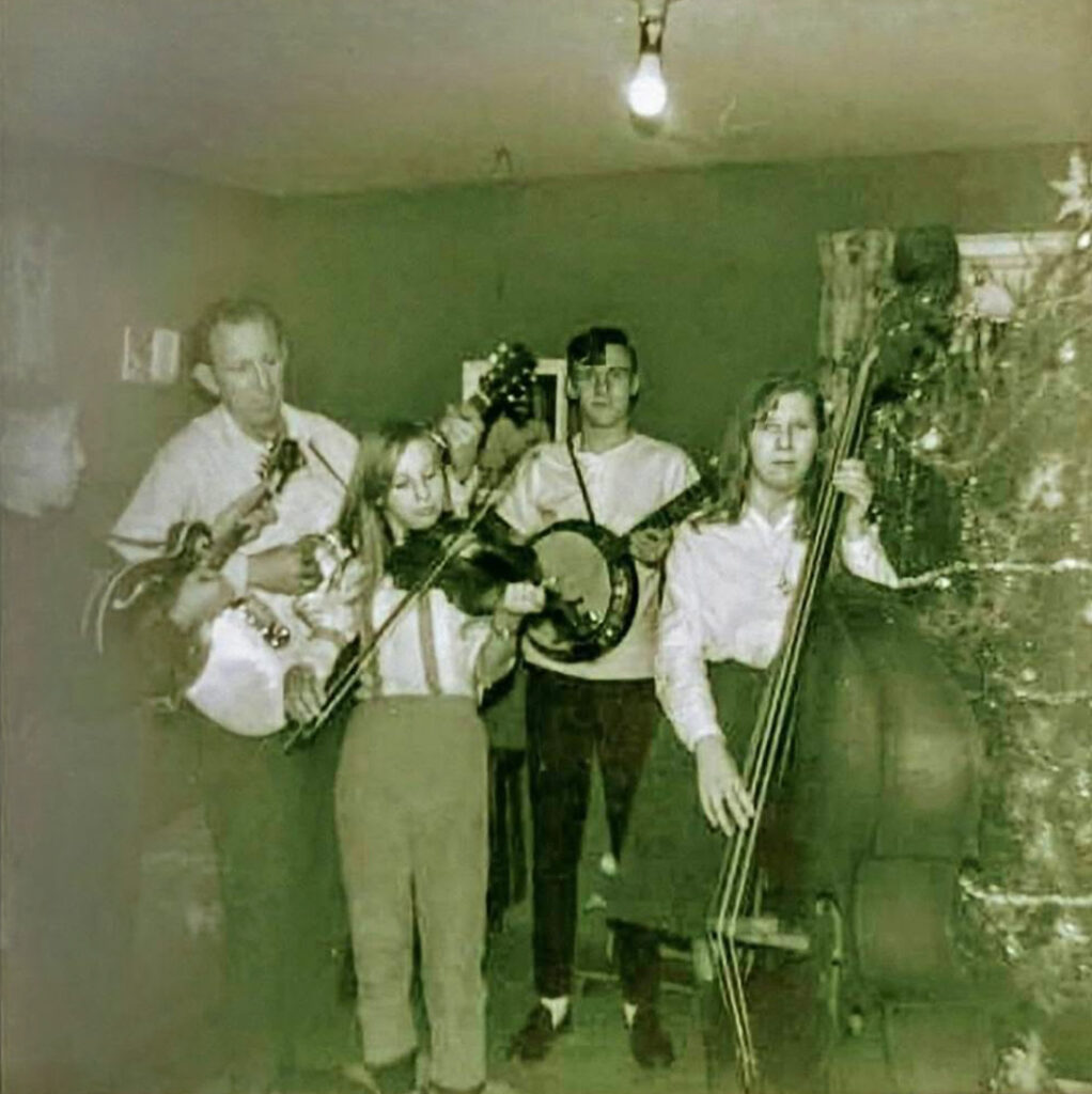 The Pennington family: Larry, Ralph, Vivian, Johnny, Dare - photo courtesy of Vivian Pennington Hopkins