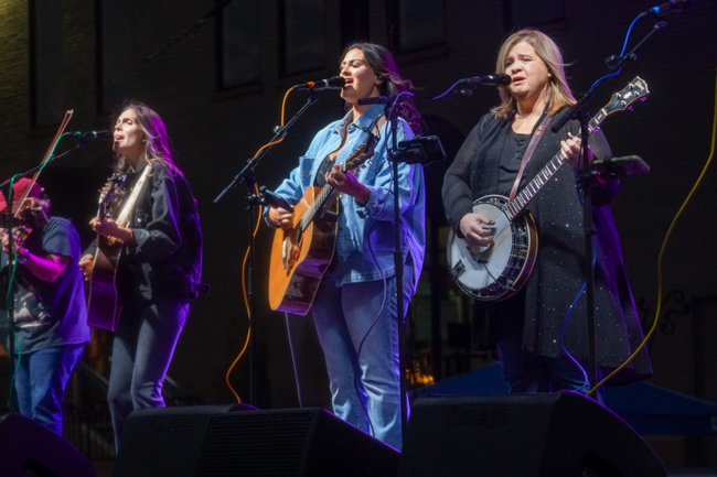 Sister Sadie at the 2025 Bluegrass & Chili Festival in Oklahoma - photo © Pamm Tucker