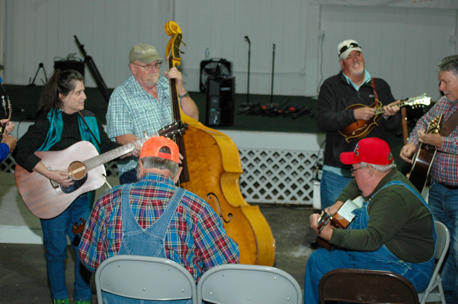 Jam session following The Moron Brothers Full Circle Frolic - photo © Roger Black