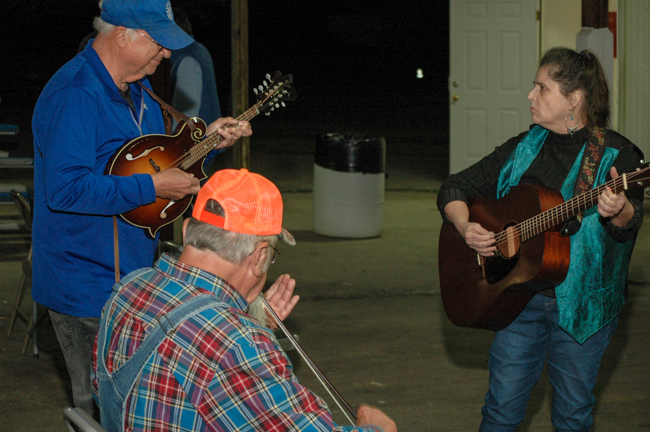 Jam session following The Moron Brothers Full Circle Frolic - photo © Roger Black