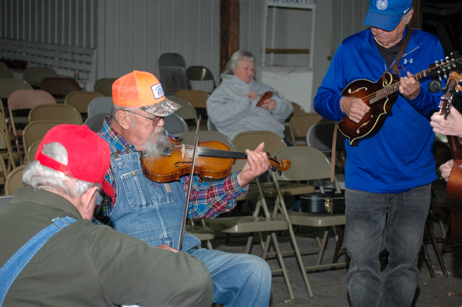 Jam session following The Moron Brothers Full Circle Frolic - photo © Roger Black