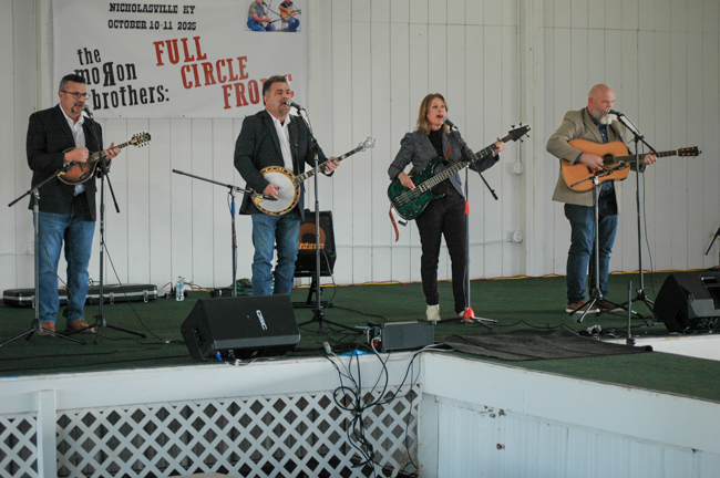 Dean Osborne Band at the inaugural Moron Brothers Full Circle Frolic - photo © Roger Black