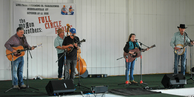 27 South at the inaugural Moron Brothers Full Circle Frolic - photo © Roger Black