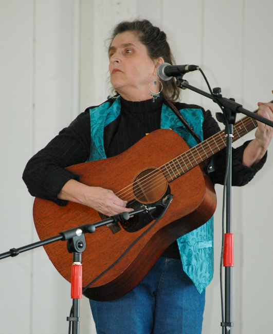 27 South at the inaugural Moron Brothers Full Circle Frolic - photo © Roger Black