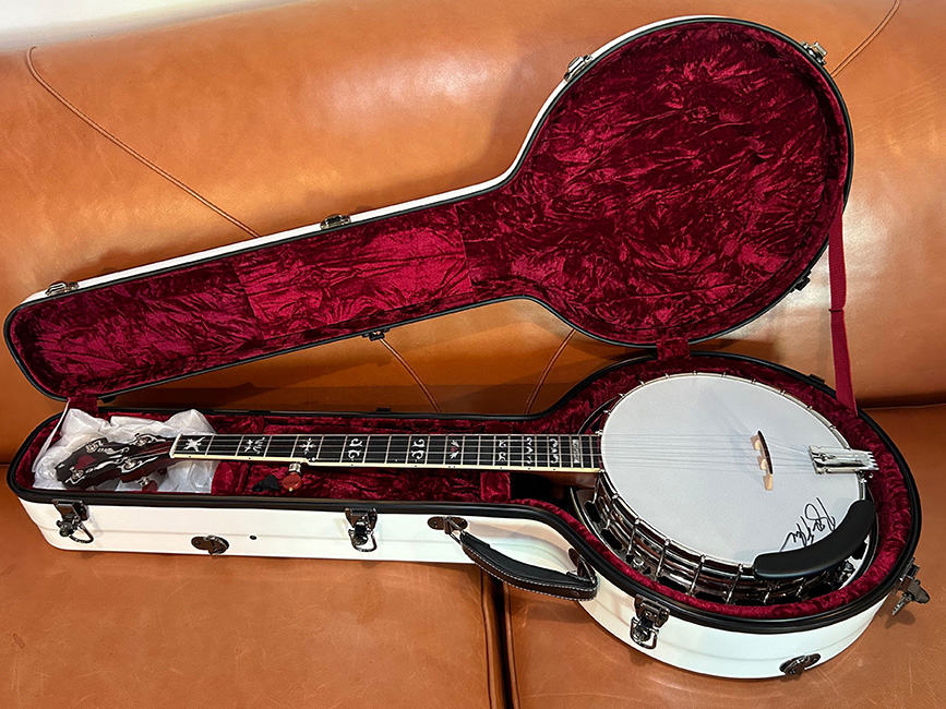 Gold Tone Bluegrass Heart Béla Fleck Signature banjo, with case to be raffled for IBMA Kids on Bluegrass