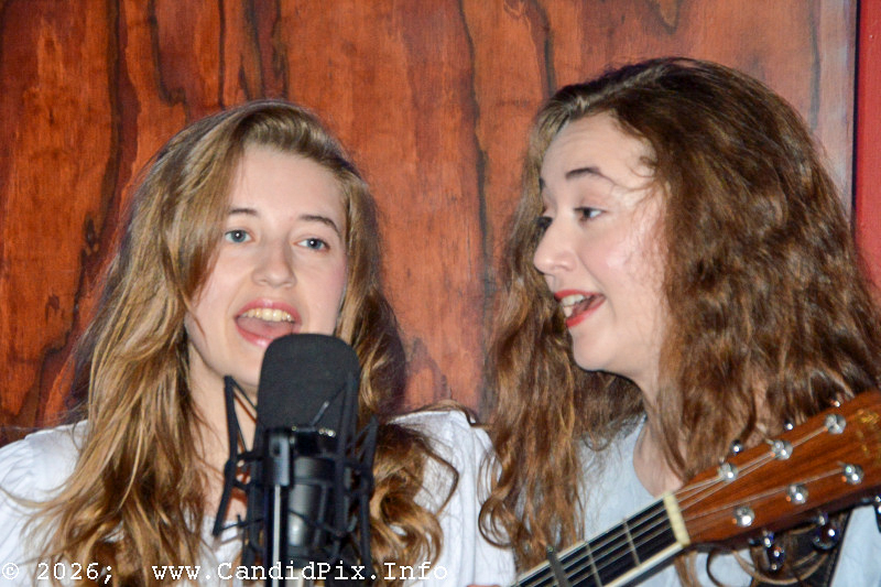 Emily and Victoria Glover with Mountain Highway at Krazy Kup in Plant City, FL (3/12/26) - photo © Bill Warren