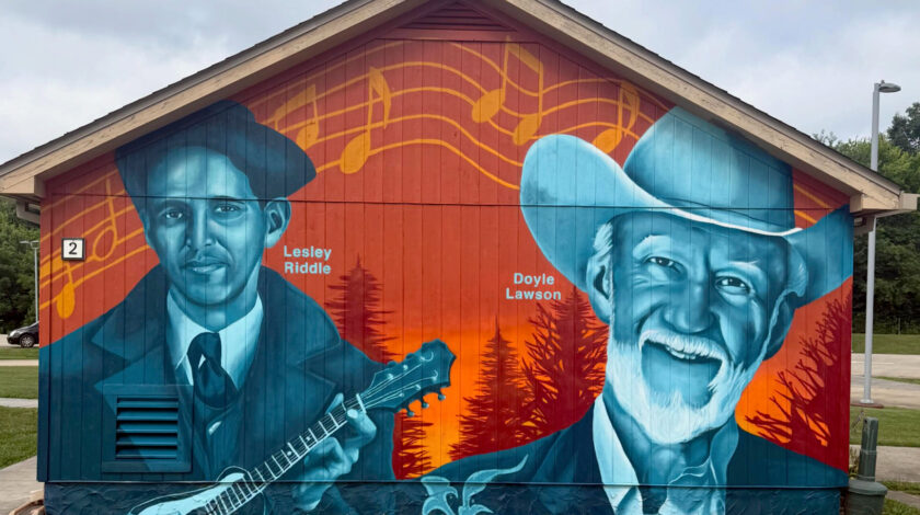 Doyle Lawson welcome center mural