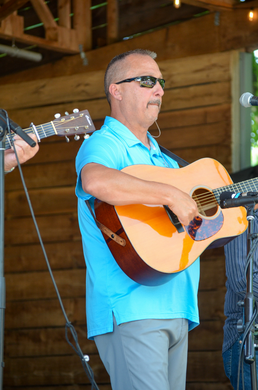 Scott Tackett with Hammertowne at Farm Jamb 2026 - photo © Roger Black