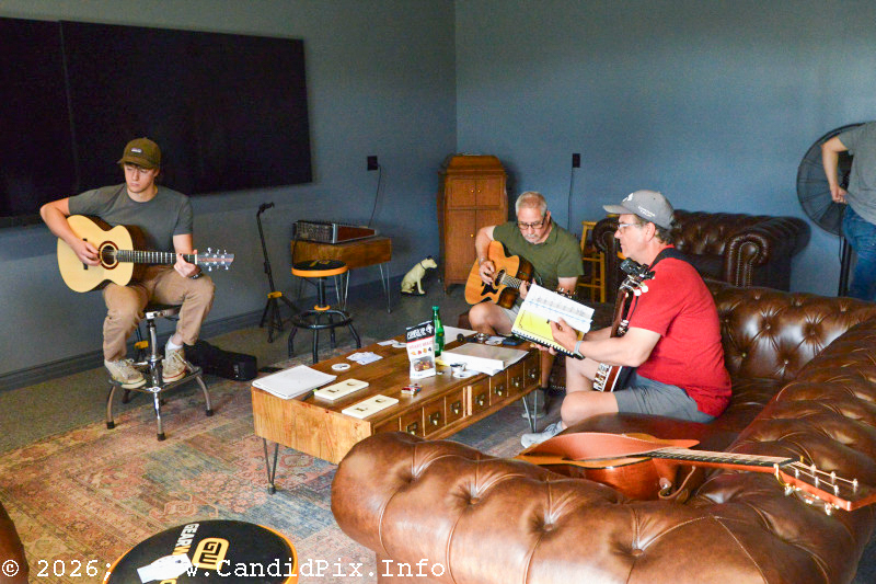 Jam session at the Cirrus Guitars shop - photo © Bill Warren