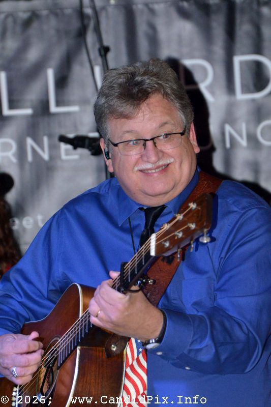 Kevin Williamson with Williamson Branch at Hilliards Corner Lounge - photo © Bill Warren