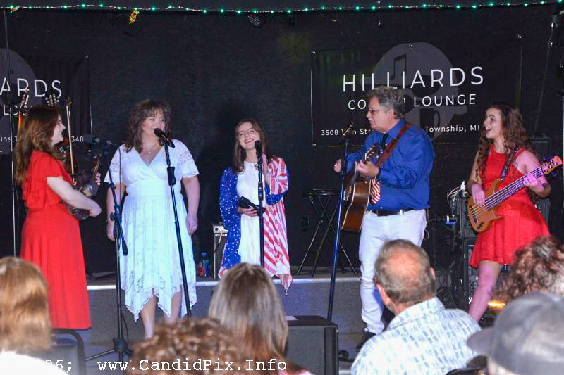 Williamson Branch at Hilliards Corner Lounge - photo © Bill Warren
