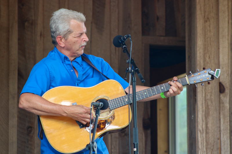 Charlie Oakley & Blazin' Grass at the final Willow Oak festival in June 2026 - photo © Laura Ridge
