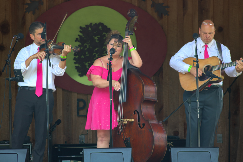 Starlett & The Bluegrass Knights at the final Willow Oak festival in June 2026 - photo © Laura Ridge