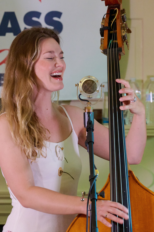 Shelby Means performs at a house concert in Vienna, VA (6/10/26) - photo © Shannon Ayers