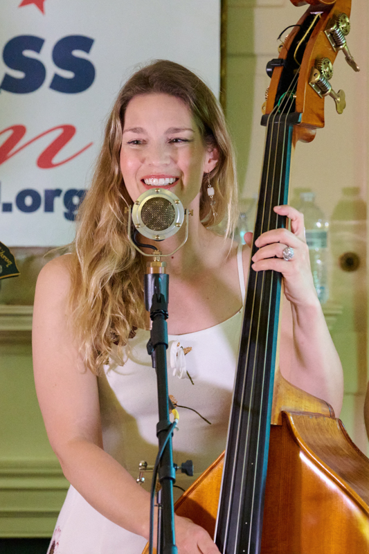 Shelby Means performs at a house concert in Vienna, VA (6/10/26) - photo © Shannon Ayers