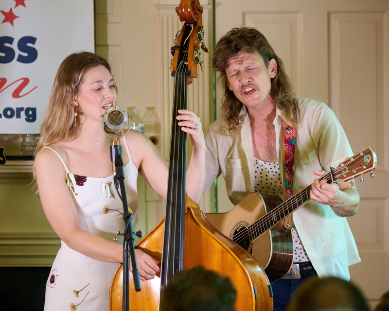 Shelby Means and Joel Timmons perform at a house concert in Vienna, VA (6/10/26) - photo © Shannon Ayers