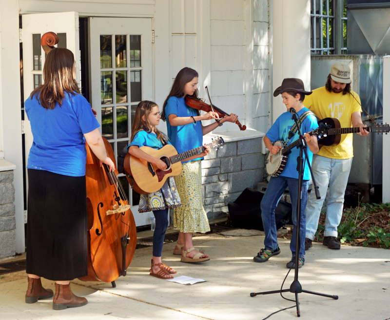 Junior Appalachian Musicians (JAM) at the 2026 Steve Sutton Fest - photo © Jeff Lahr