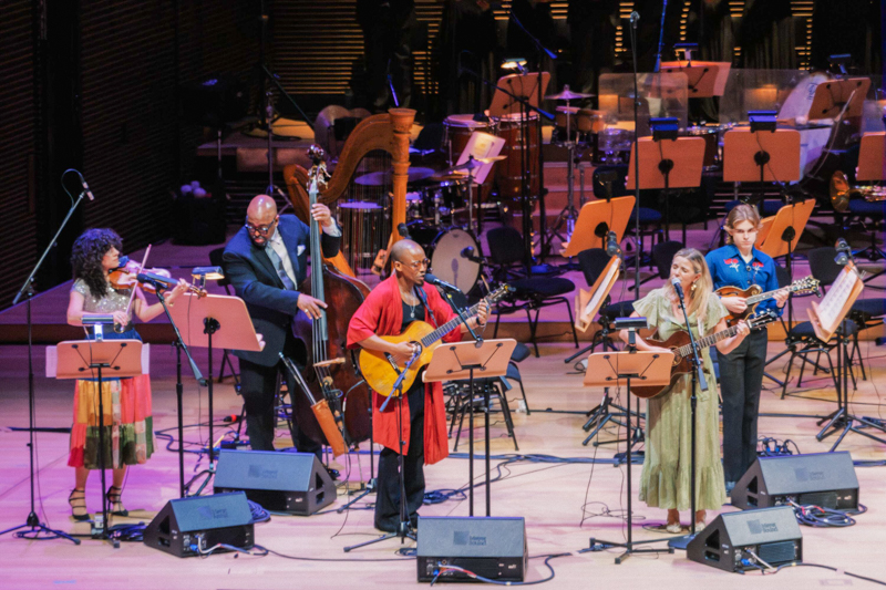 Wyatt Ellis with Laura Downes and the Declaration Project at the Lincoln Center in Brooklyn, NY - photo Lawrence Sumulong © Lincoln Center 
