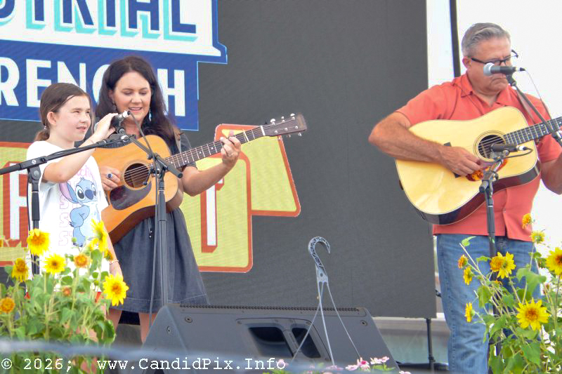 Annabelle Smith joins Kenny & Amanda Smith at the 2026 Industrial Strength Summer Fest - photo © Bill Warren