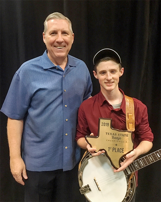 Alan Tompkins with Riley Gilbreath, 2019 Texas State Banjo Champion