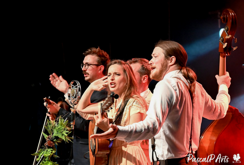 Veranda at the 2026 La Roche Bluegrass Festival - photo © Pascal.P Art & Country Gift Music