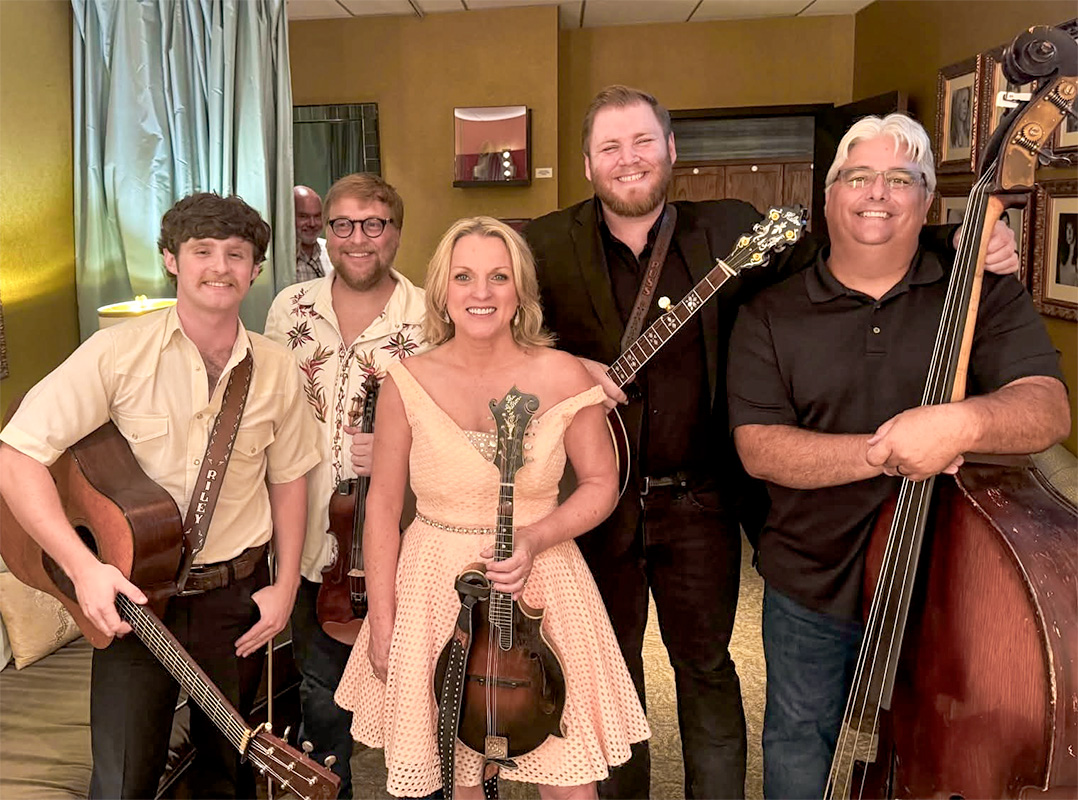 Riley Gilbreath, Adam Haynes, Rhonda Vincent, Russ Carson, and Mickey Harris backstage at the Grand Ole Opry (9/25/26) - photo © Danny Gilbreath