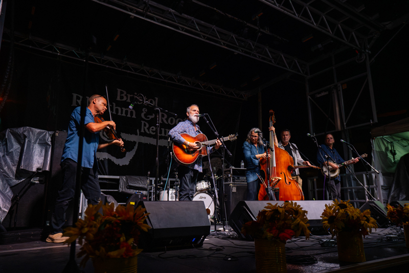Darrell Scott String Band at the 2026 Bristol Rhythm & Roots Reunion - photo © Billie Wheeler