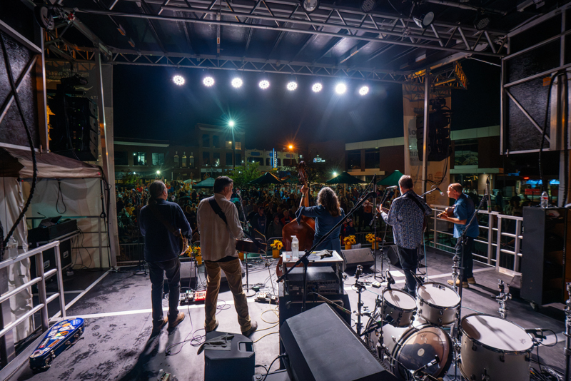 Darrell Scott String Band at the 2026 Bristol Rhythm & Roots Reunion - photo © Billie Wheeler